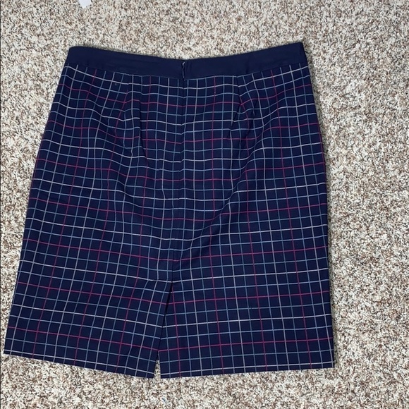Tommy Hilfiger‘s plaid  skirt - Picture 5 of 7